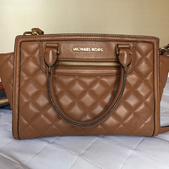 Michael Kors Handbags - Michael Kors Selma Medium Quilted Leather Satchel